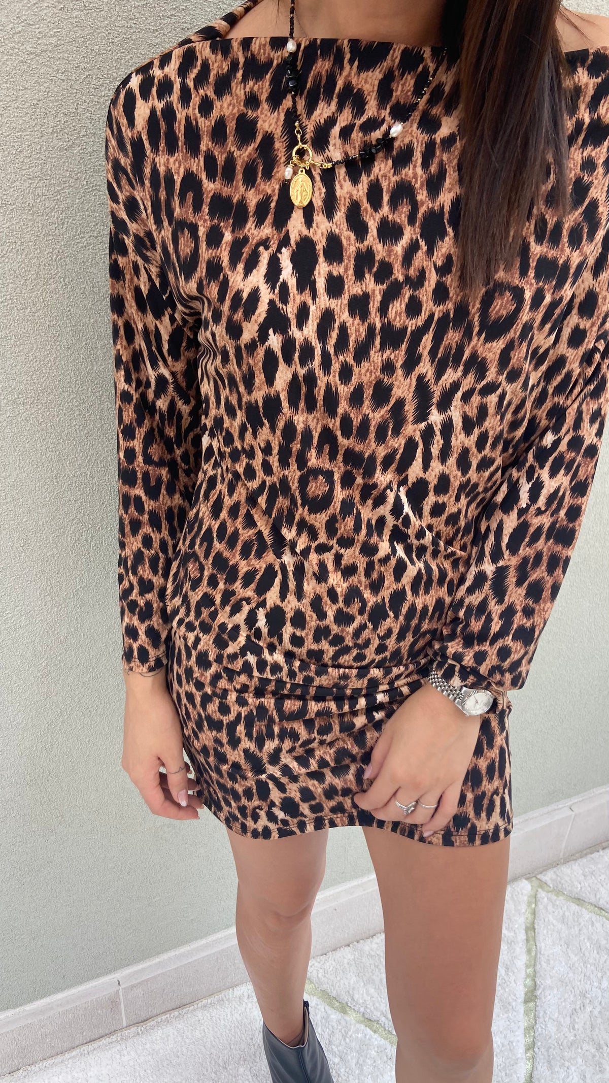 ABITO MACULATO SCOLLO A BARCA