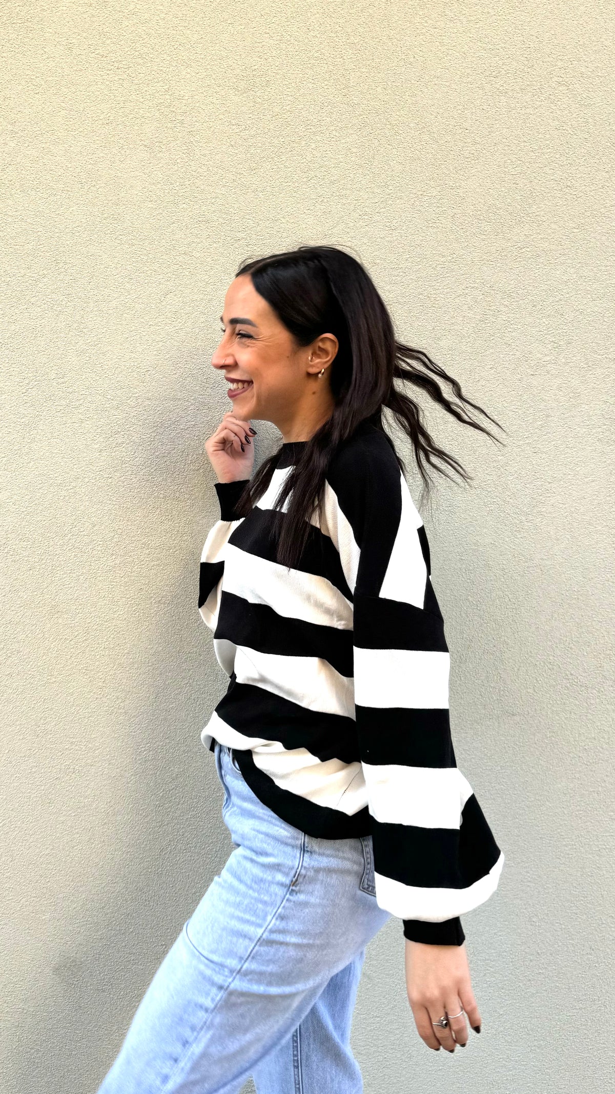 MAGLIA A RIGHE NERA E BIANCA