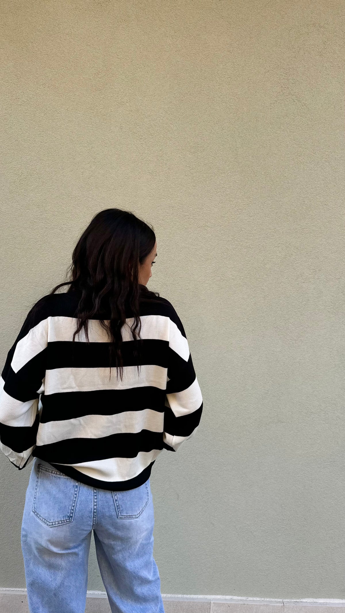 MAGLIA A RIGHE NERA E BIANCA