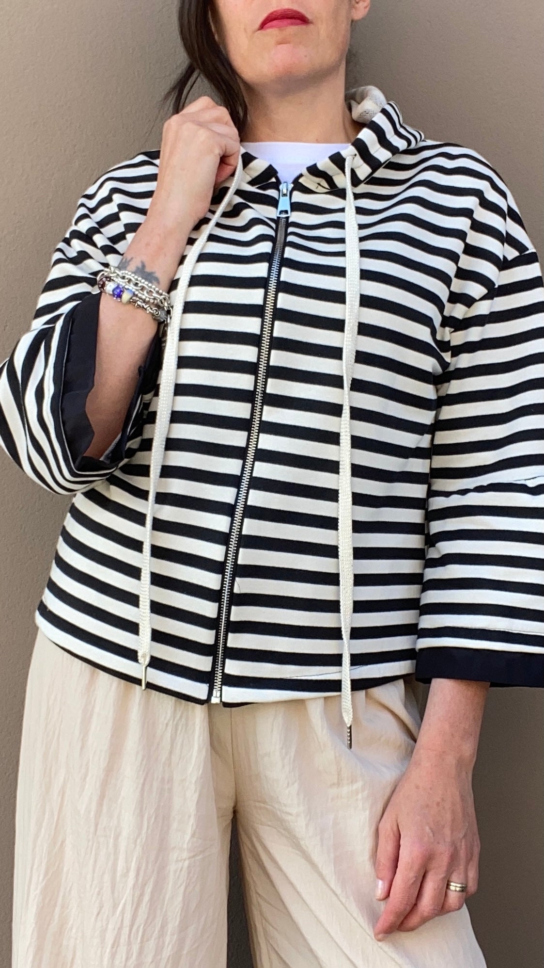 FELPA A RIGHE BIANCA E NERA