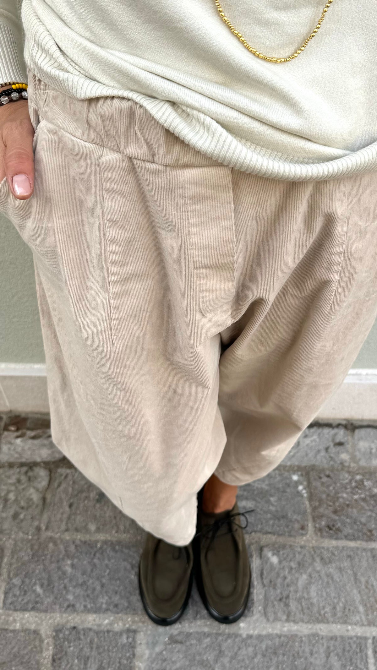 PANTALONE OVETTO IN VELLUTO SABBIA