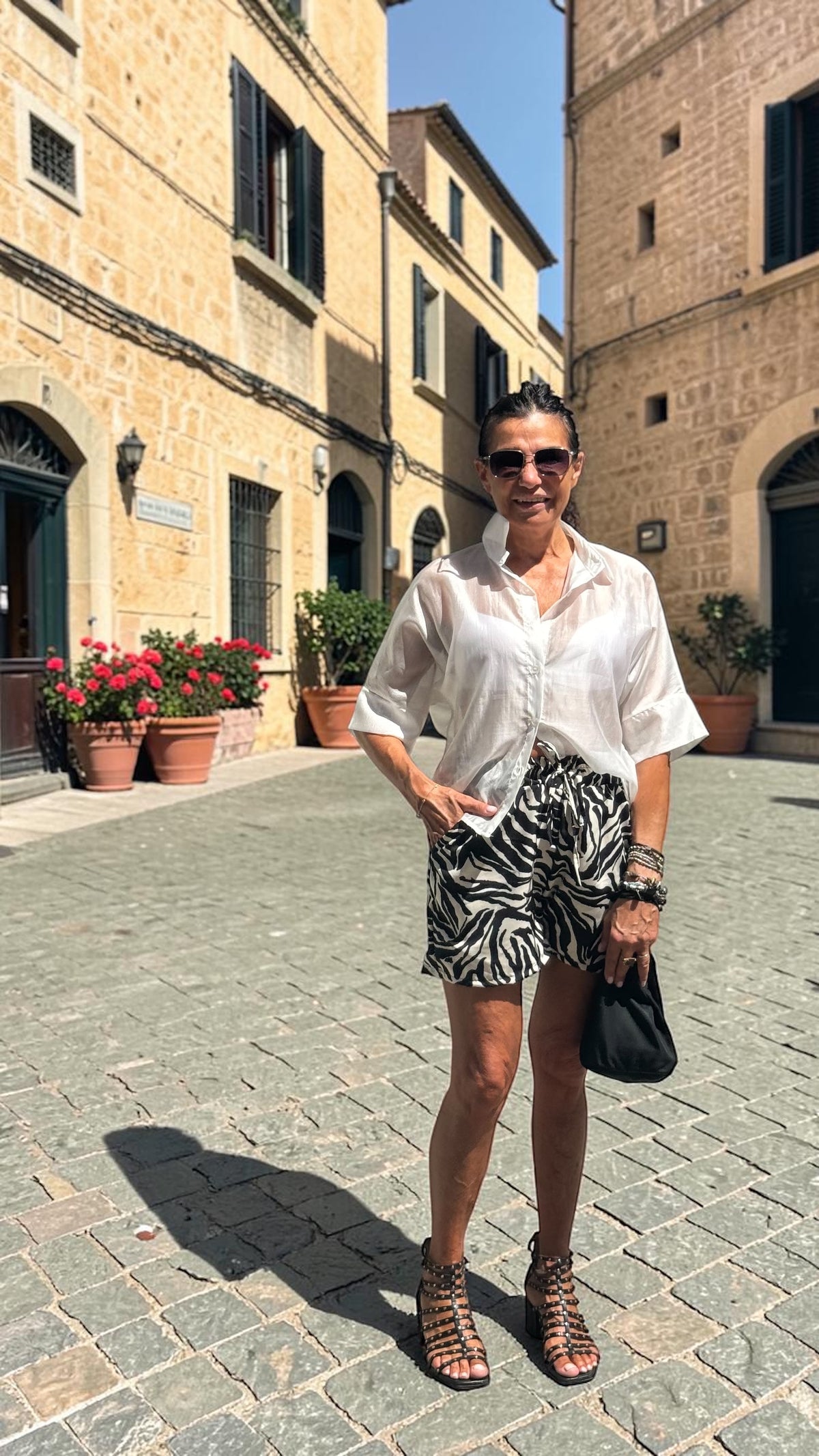 CAMICIA MANICHE CORTE BIANCA