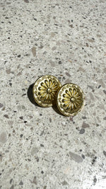 ORECCHIO FIORE BOTTONE