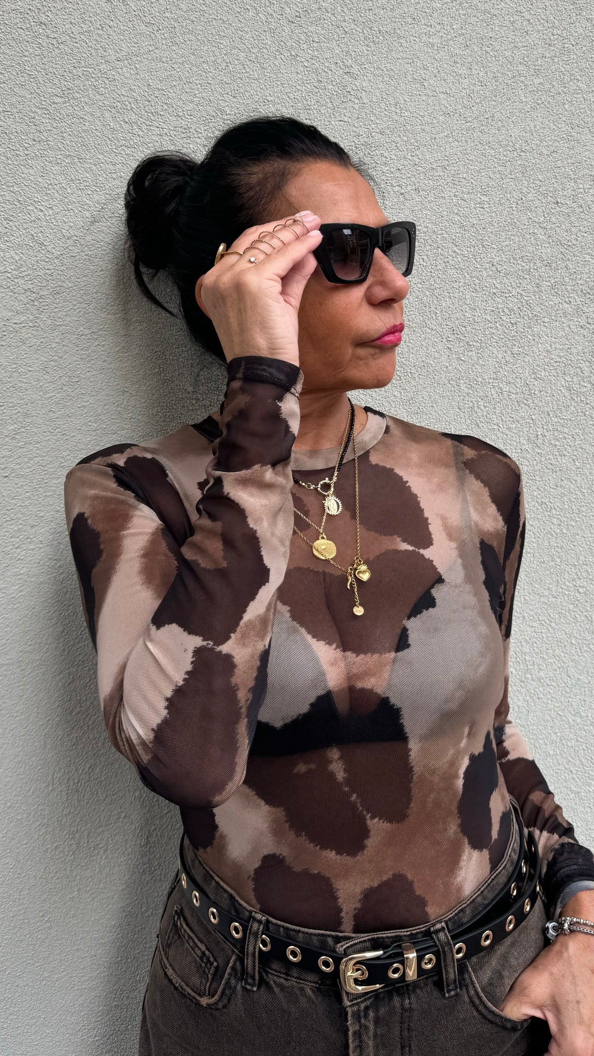 BODY CAMUFLAGE