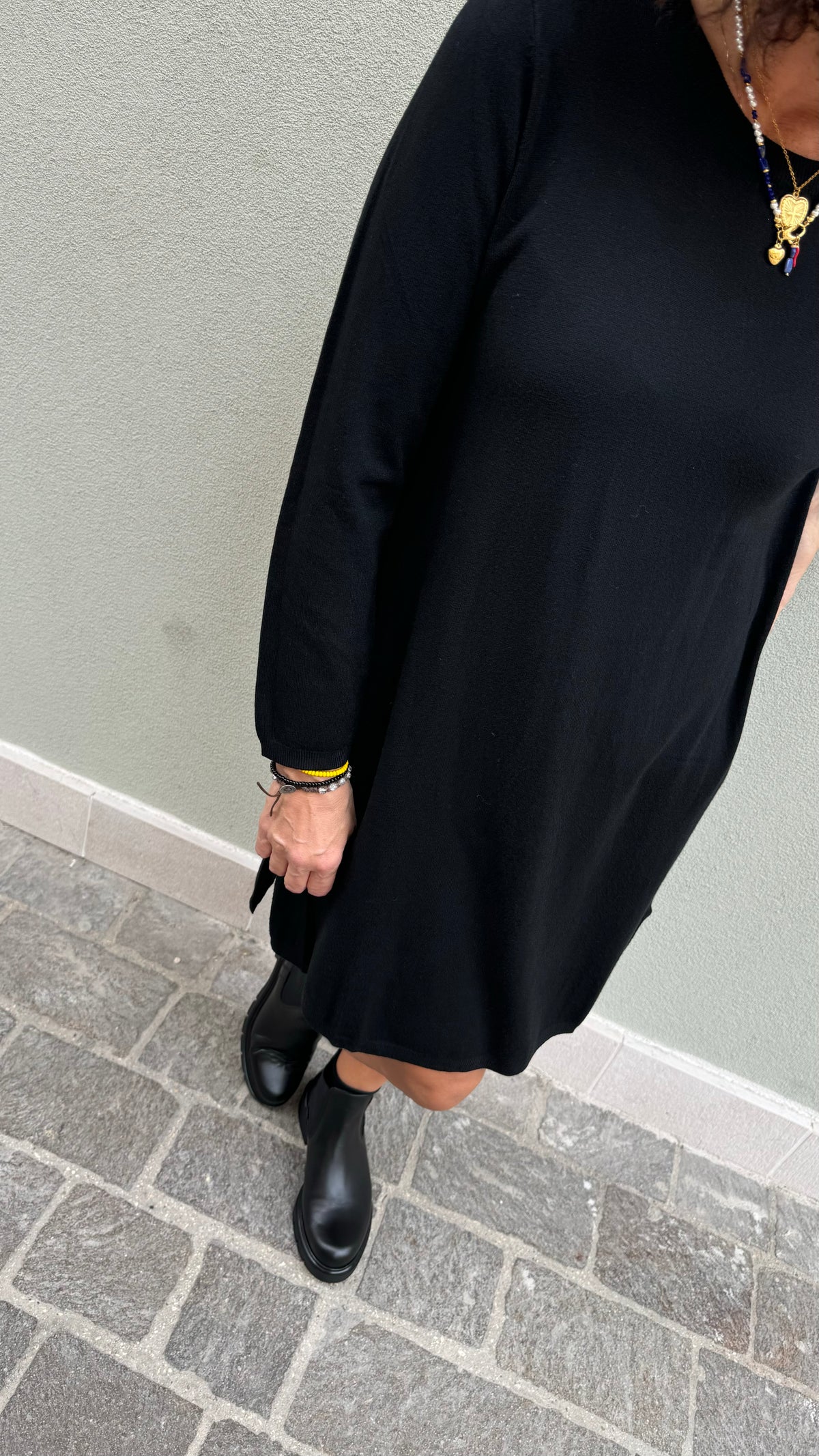 ABITO PAOLA NERO
